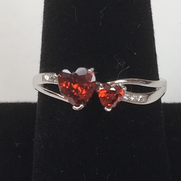 ♥️Pretty Red Double Heart Ring♥️ - Picture 2 of 6